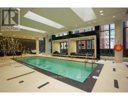 2405 - 770 BAY STREET, Toronto, Ontario
