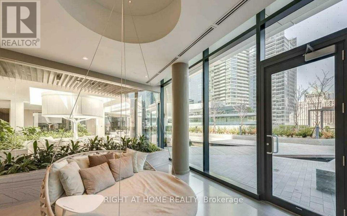 6504 - 100 Harbour Street, Toronto, Ontario  M5J 0B5 - Photo 14 - C13638236