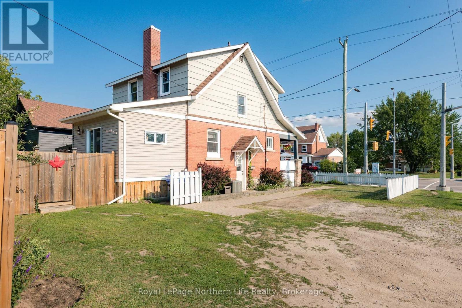 1612 Cassells Street, North Bay, Ontario  P1B 4C5 - Photo 5 - X13638202