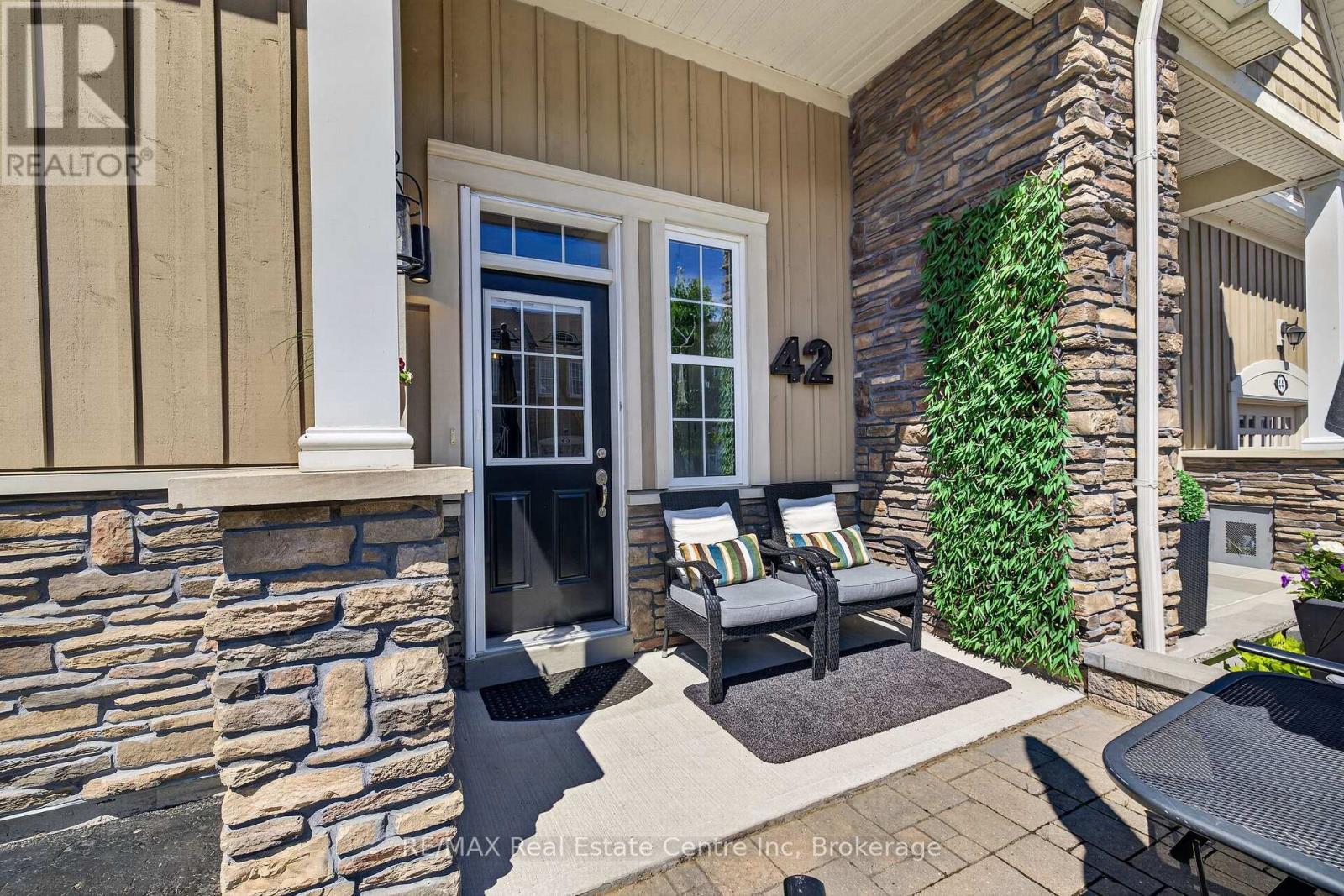 42 Courting House Place, Georgina, Ontario  L0E 1L0 - Photo 2 - N13638252