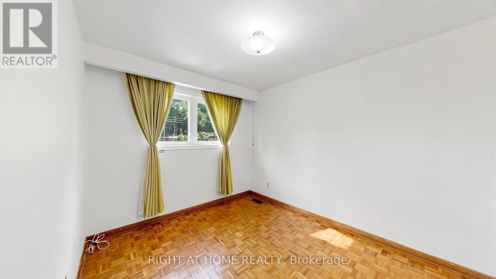 20 Torrens Avenue, Toronto, Ontario  M4K 2H8 - Photo 10 - E13638278