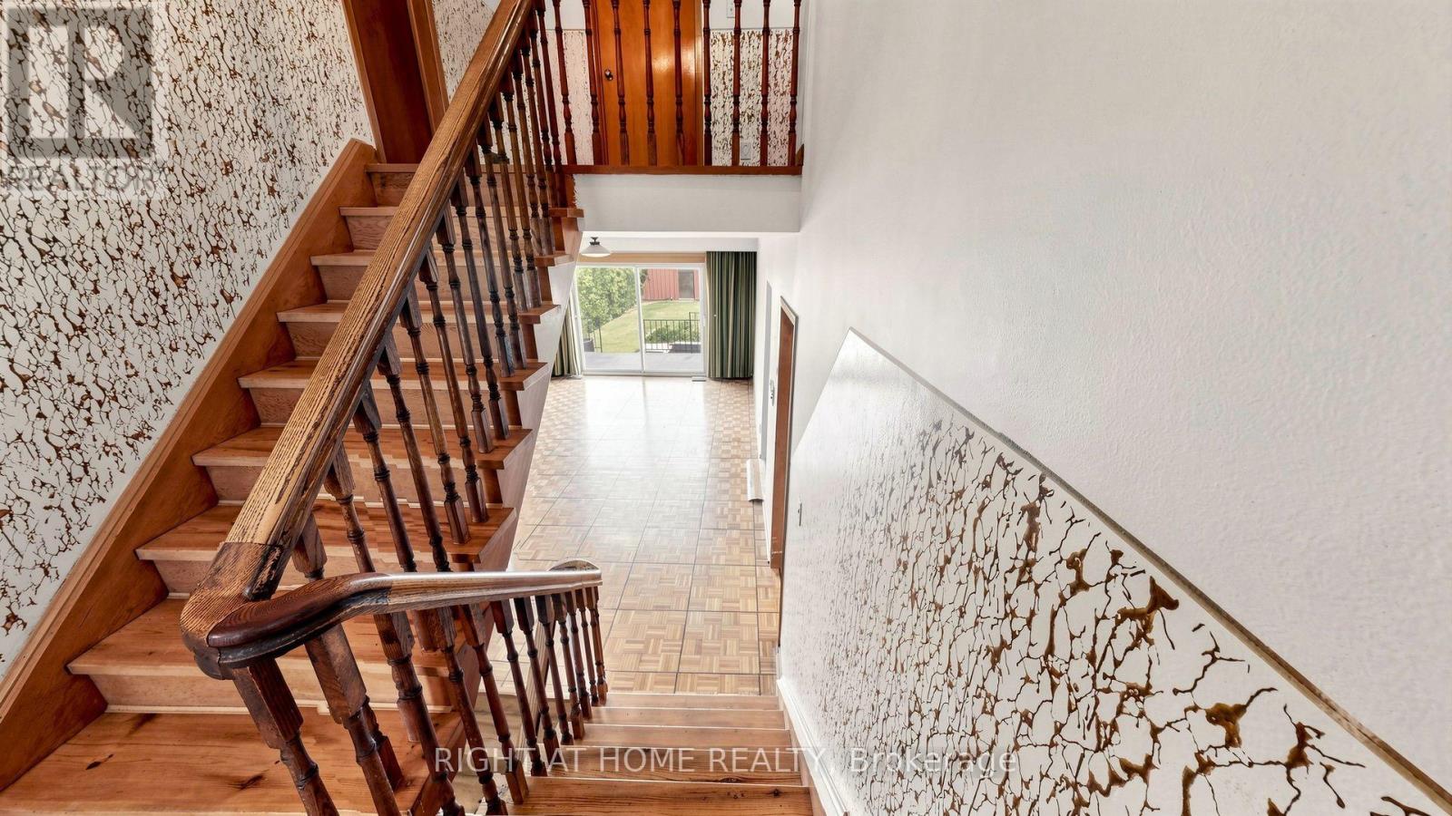 20 Torrens Avenue, Toronto, Ontario  M4K 2H8 - Photo 12 - E13638278