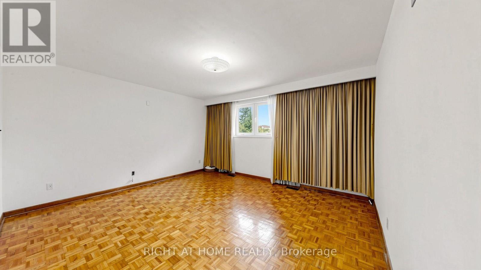 20 Torrens Avenue, Toronto, Ontario  M4K 2H8 - Photo 14 - E13638278