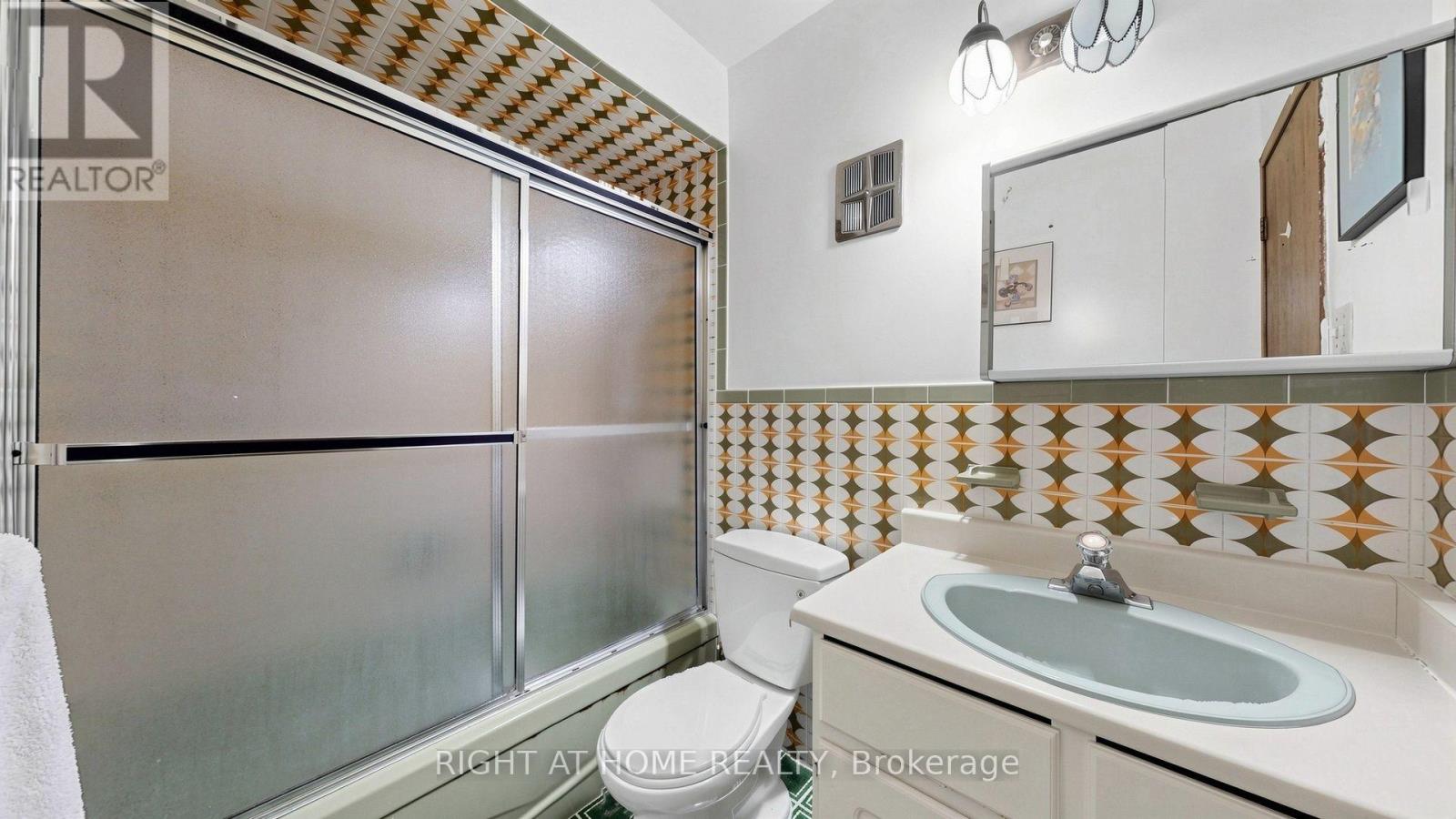 20 Torrens Avenue, Toronto, Ontario  M4K 2H8 - Photo 23 - E13638278