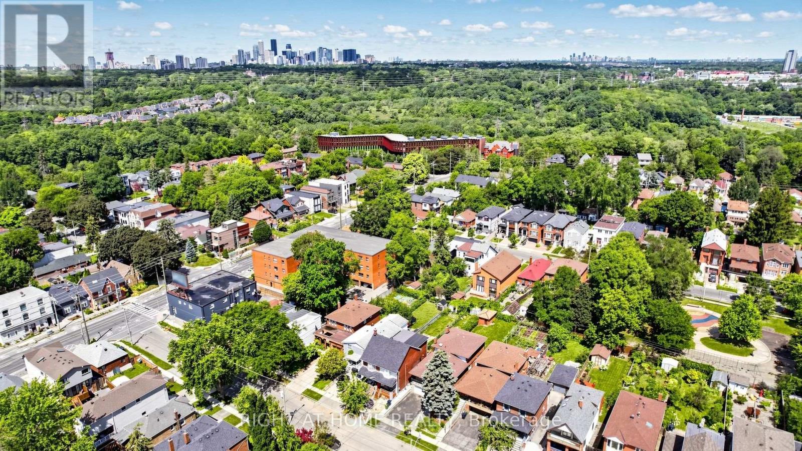 20 Torrens Avenue, Toronto, Ontario  M4K 2H8 - Photo 32 - E13638278