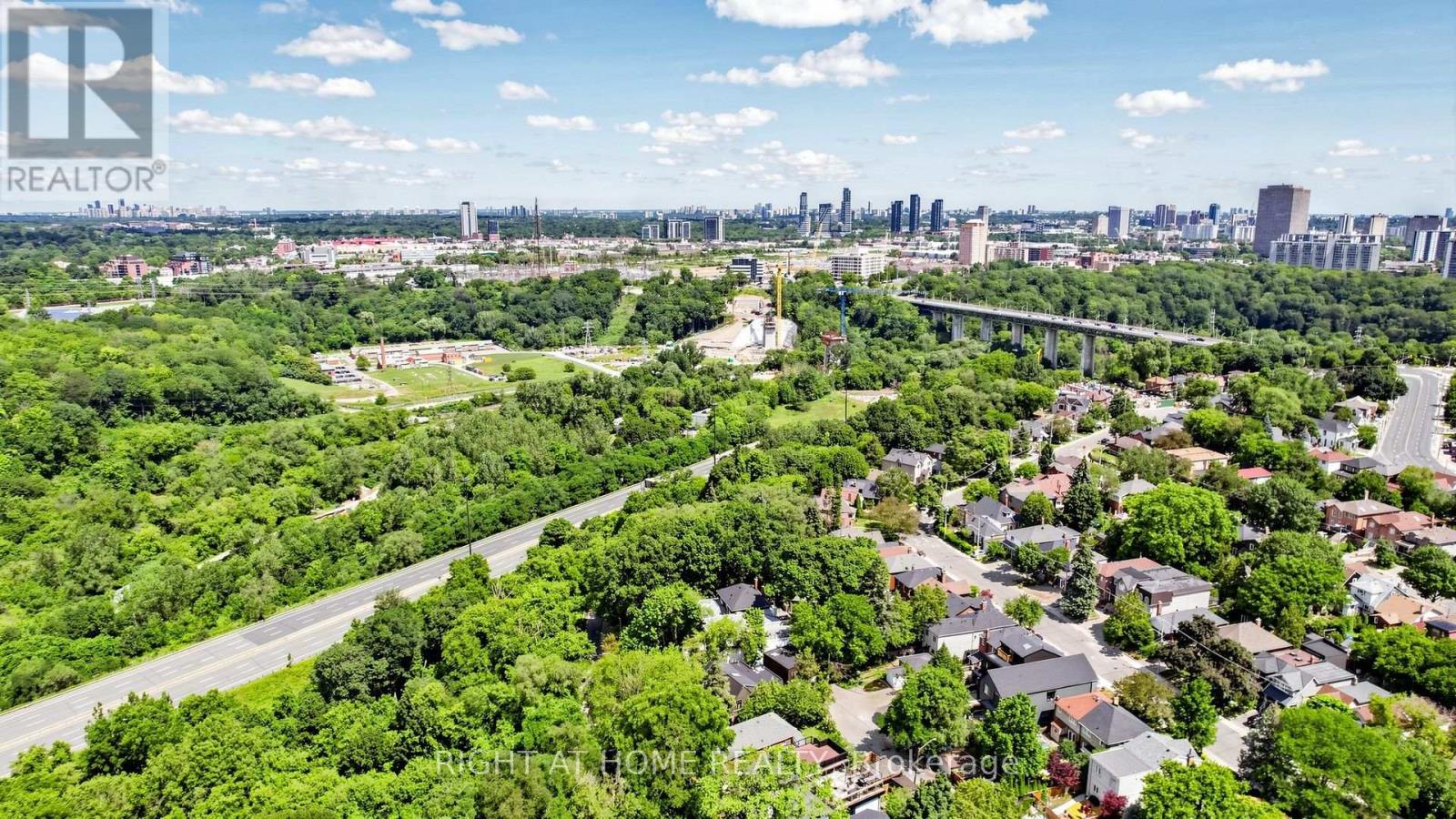 20 Torrens Avenue, Toronto, Ontario  M4K 2H8 - Photo 34 - E13638278