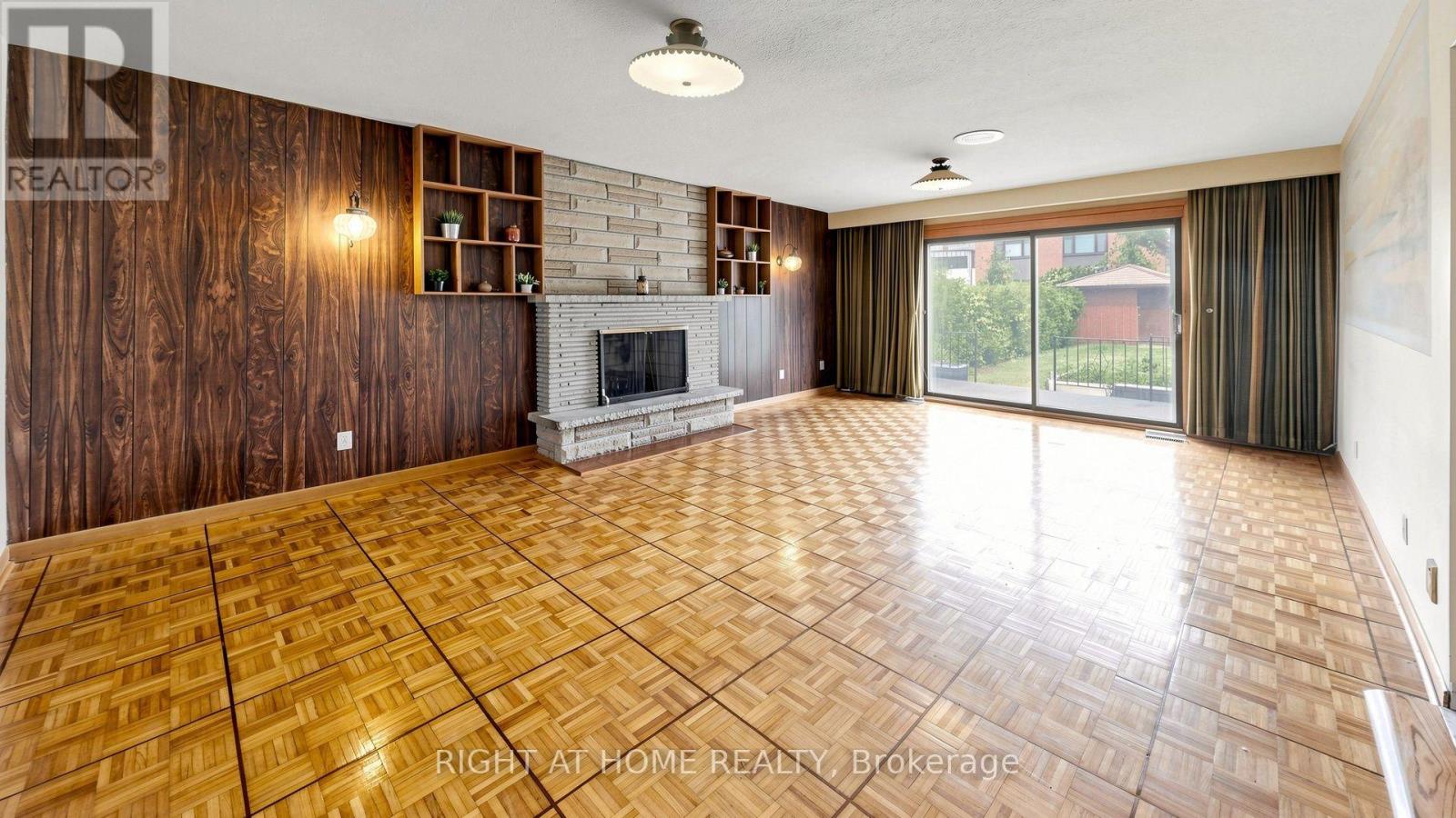 20 Torrens Avenue, Toronto, Ontario  M4K 2H8 - Photo 4 - E13638278