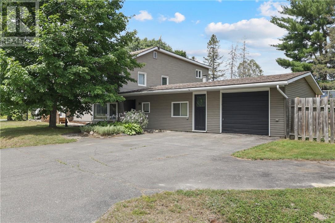 14 Minto Street, Webbwood, Ontario  P0P 2G0 - Photo 3 - 2129615