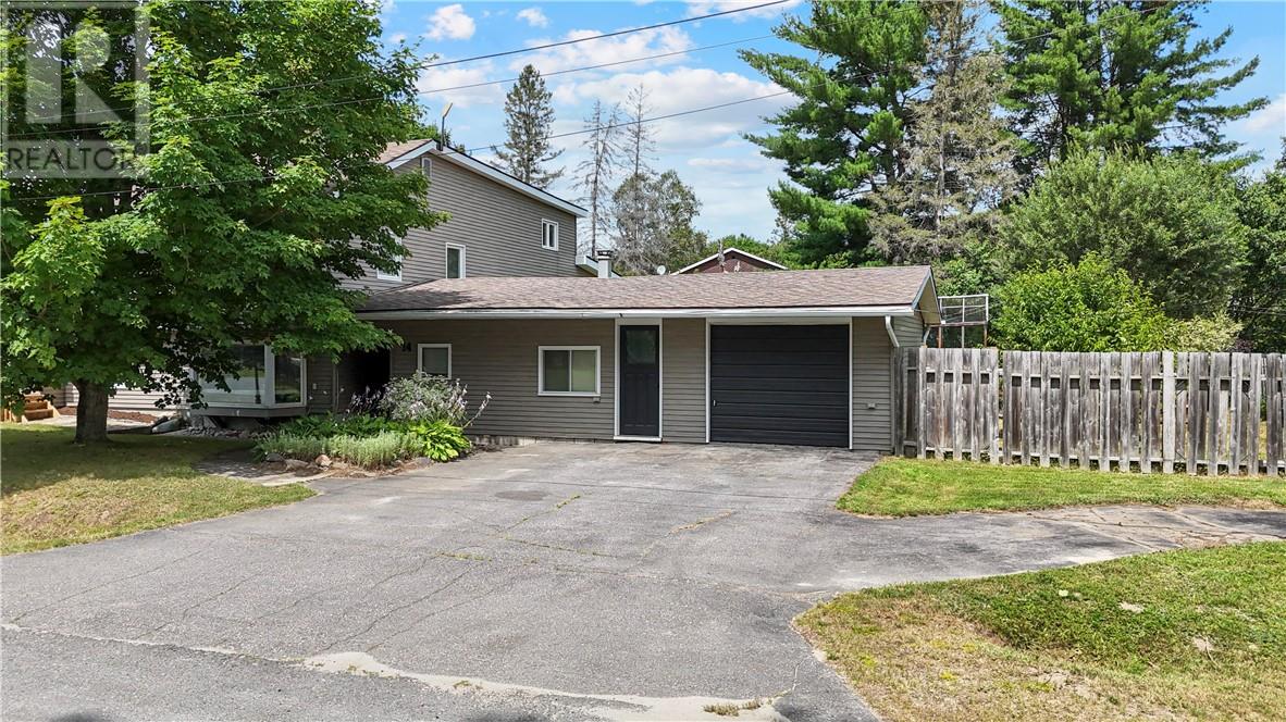 14 Minto Street, Webbwood, Ontario  P0P 2G0 - Photo 7 - 2129615