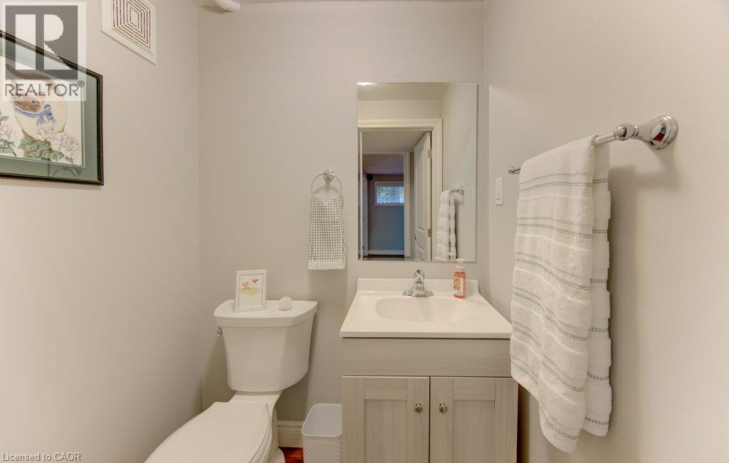 518 Twin Oaks Crescent, Waterloo, Ontario  N2L 4R8 - Photo 10 - 40853357