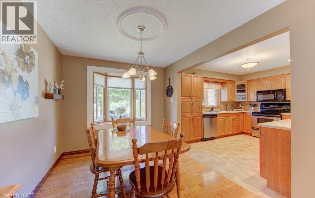 518 Twin Oaks Crescent, Waterloo, Ontario  N2L 4R8 - Photo 17 - 40853357