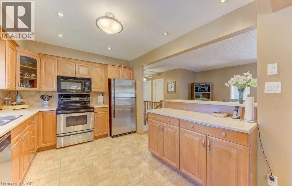 518 Twin Oaks Crescent, Waterloo, Ontario  N2L 4R8 - Photo 25 - 40853357