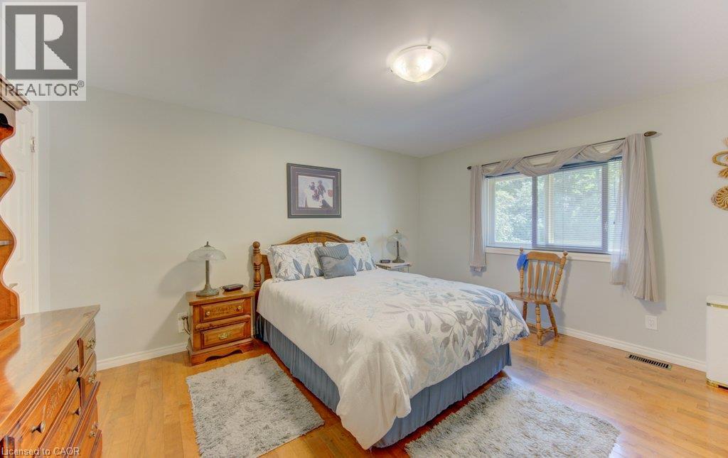 518 Twin Oaks Crescent, Waterloo, Ontario  N2L 4R8 - Photo 32 - 40853357