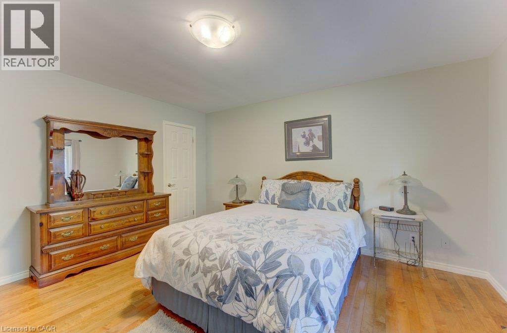 518 Twin Oaks Crescent, Waterloo, Ontario  N2L 4R8 - Photo 34 - 40853357
