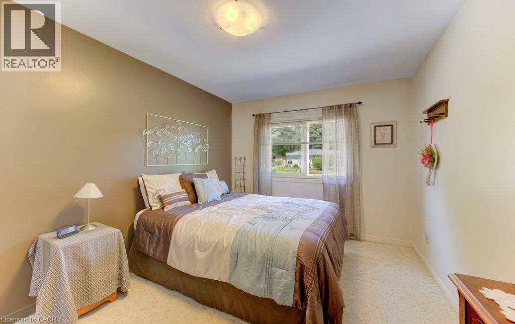 518 Twin Oaks Crescent, Waterloo, Ontario  N2L 4R8 - Photo 36 - 40853357