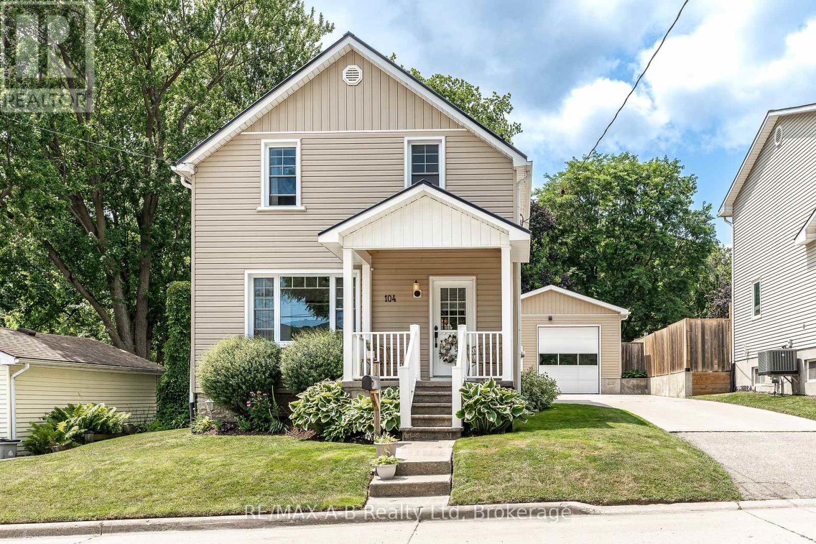 104 ONTARIO STREET S, st. marys, Ontario