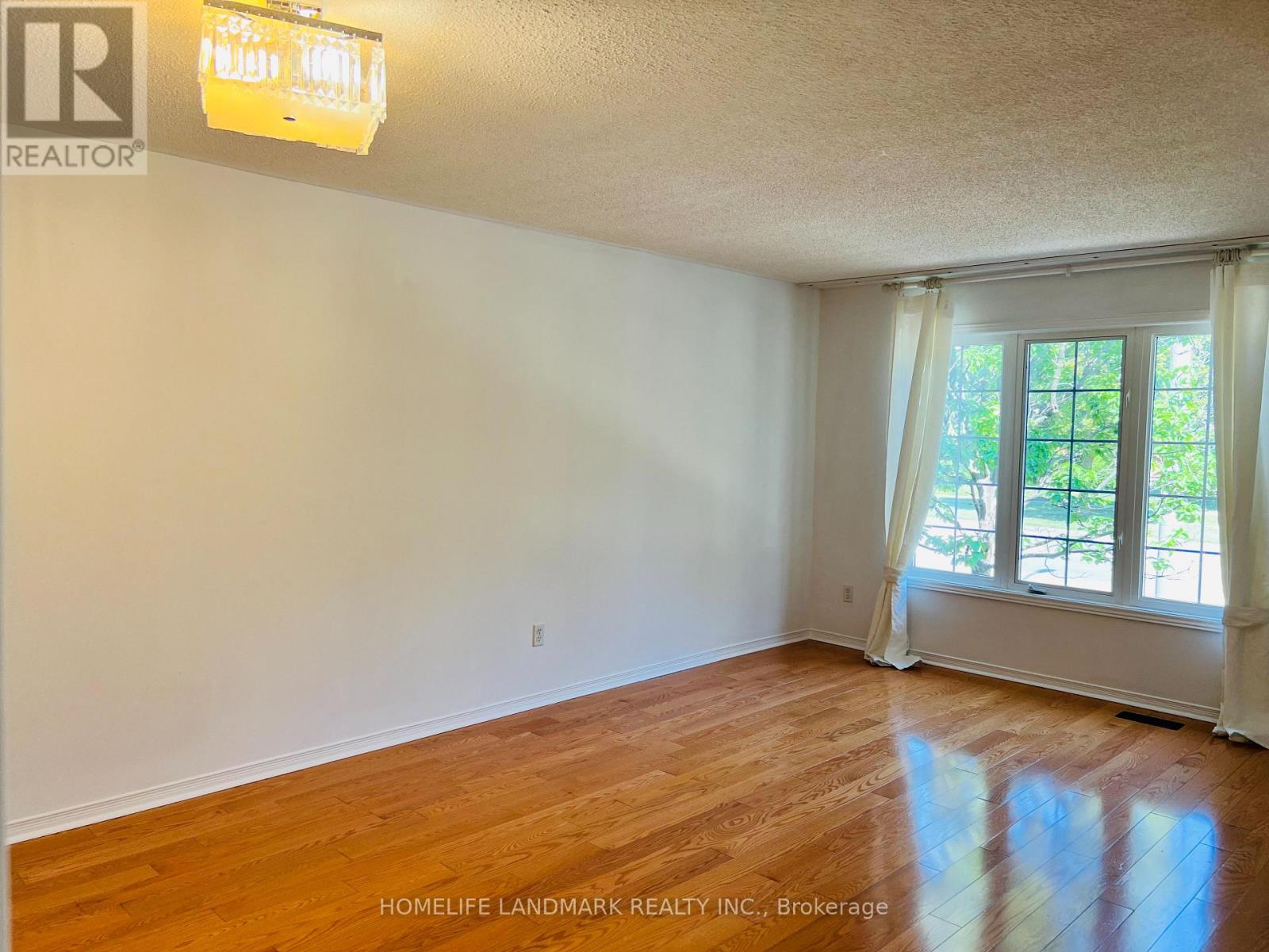 309 Bantry Avenue, Richmond Hill, Ontario  L4B 4M7 - Photo 3 - N13638234