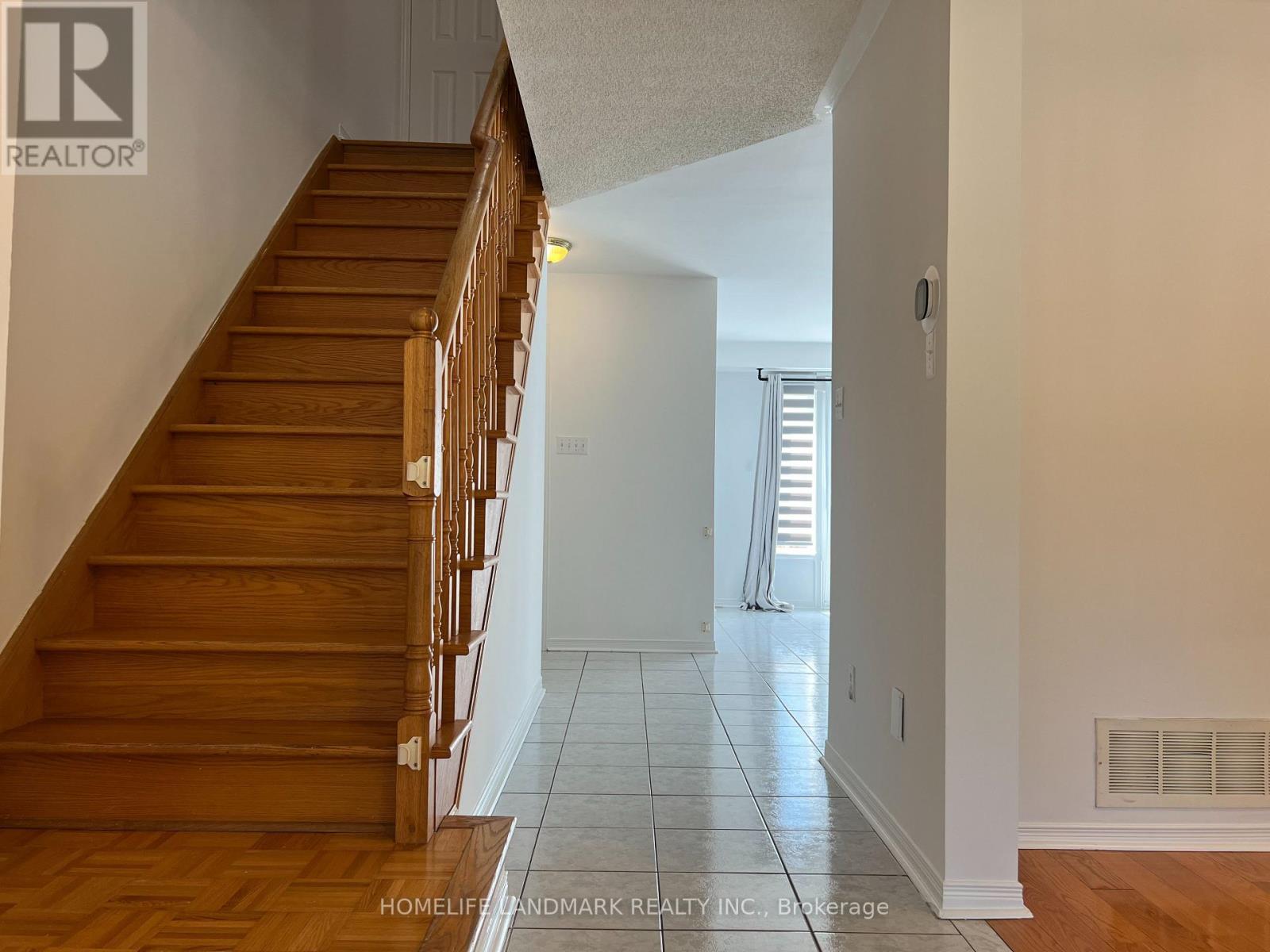 309 Bantry Avenue, Richmond Hill, Ontario  L4B 4M7 - Photo 4 - N13638234