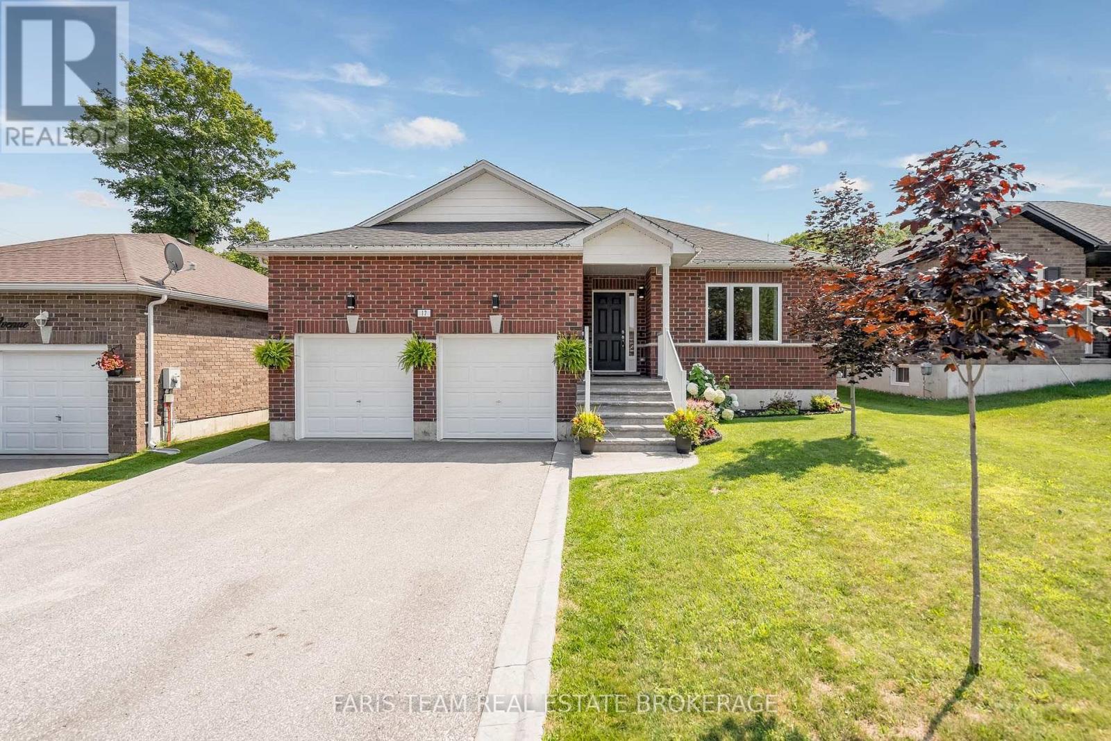 17 HUNTER AVENUE, Tay, Ontario