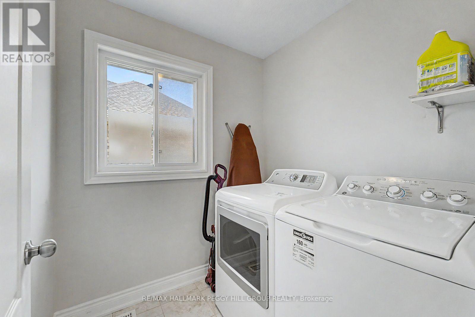 Upper - 53 Nathan Crescent, Barrie, Ontario  L4N 0S4 - Photo 14 - S13638280