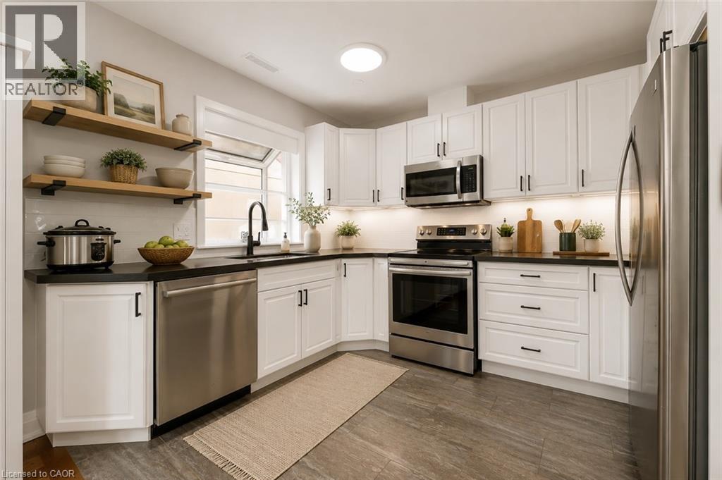 22 North Heights Road Unit# Main Level, Toronto, Ontario  M9B 2T1 - Photo 5 - 40844102