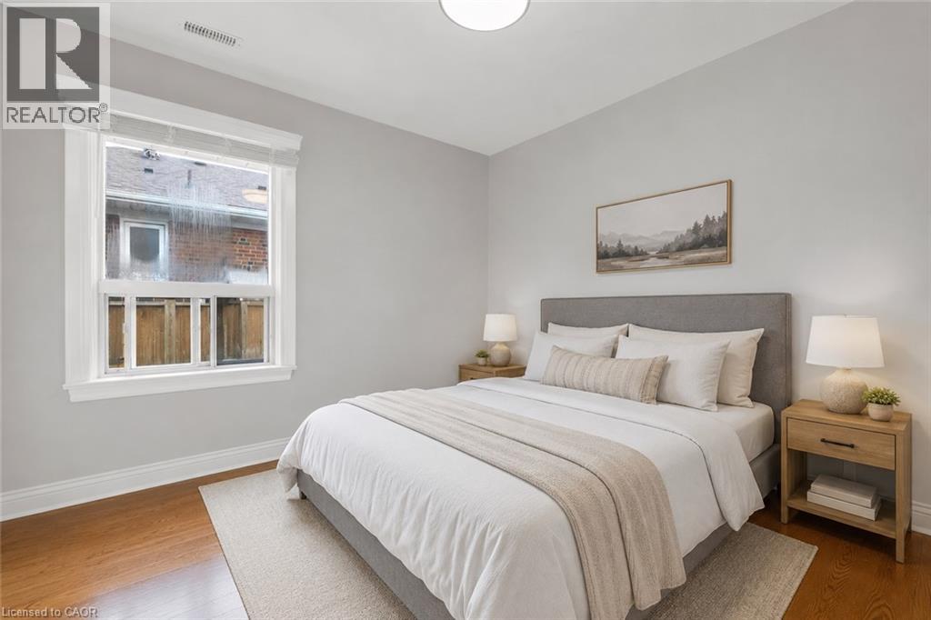 22 North Heights Road Unit# Main Level, Toronto, Ontario  M9B 2T1 - Photo 8 - 40844102