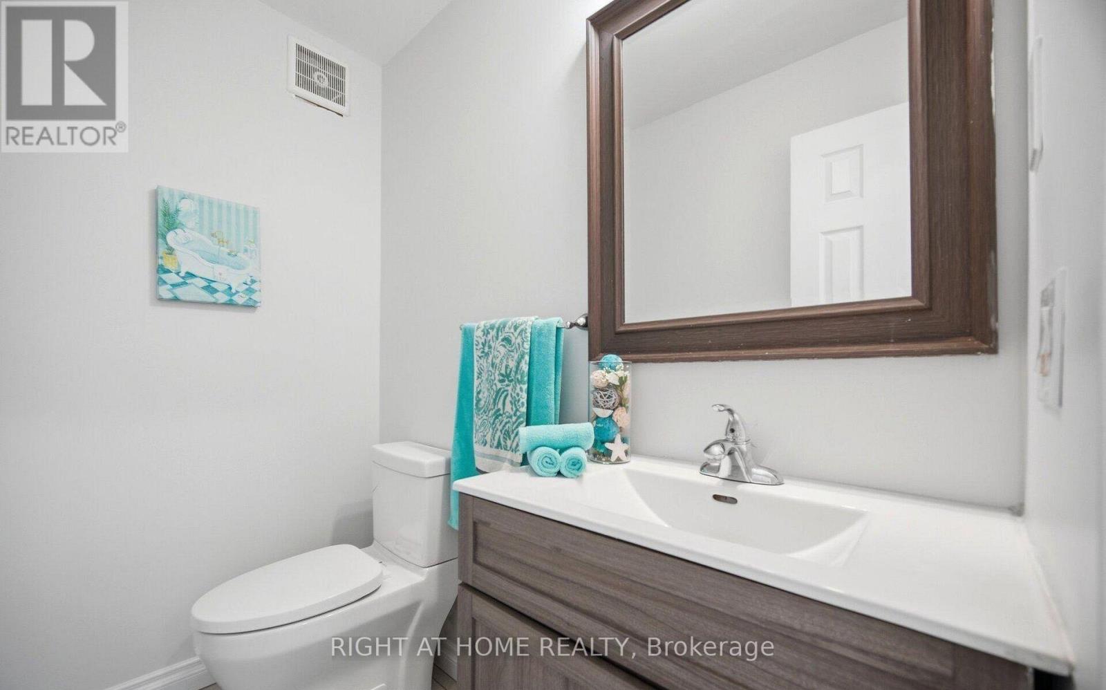 2349 Strawfield Court, Oakville, Ontario  L6H 6C2 - Photo 12 - W13638200