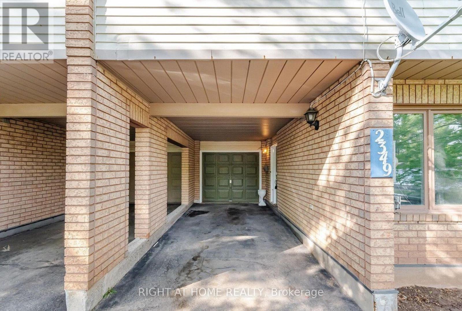 2349 Strawfield Court, Oakville, Ontario  L6H 6C2 - Photo 2 - W13638200