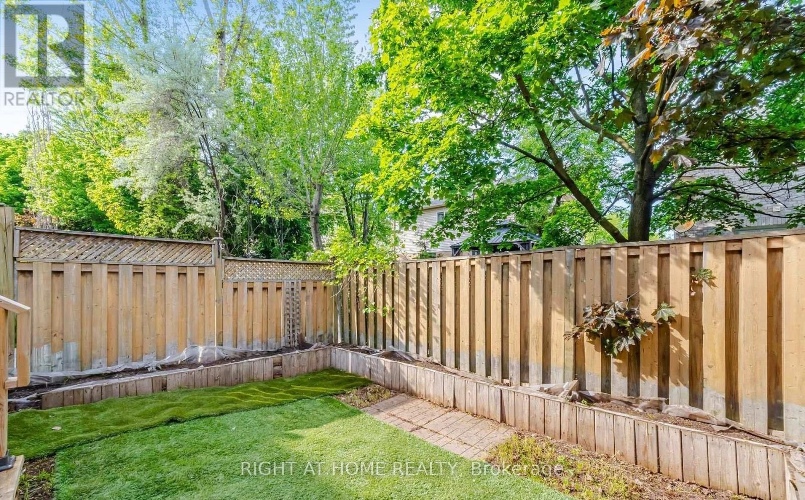 2349 Strawfield Court, Oakville, Ontario  L6H 6C2 - Photo 21 - W13638200