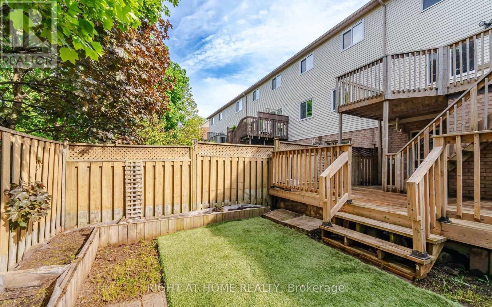 2349 Strawfield Court, Oakville, Ontario  L6H 6C2 - Photo 24 - W13638200
