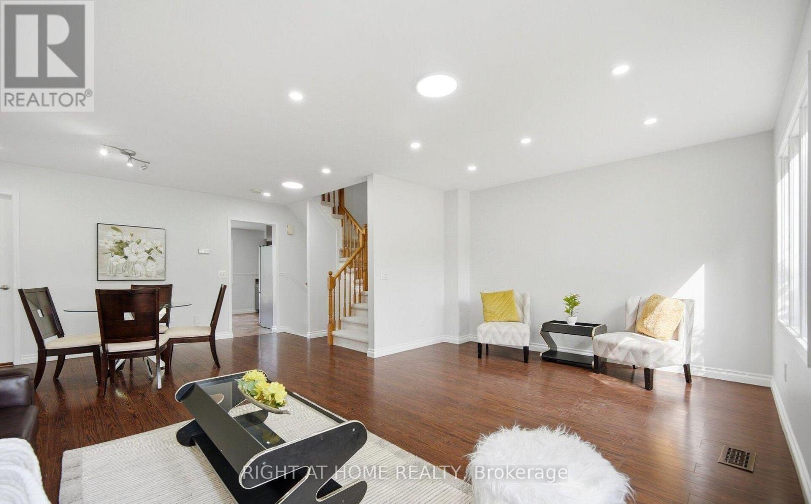2349 STRAWFIELD COURT
