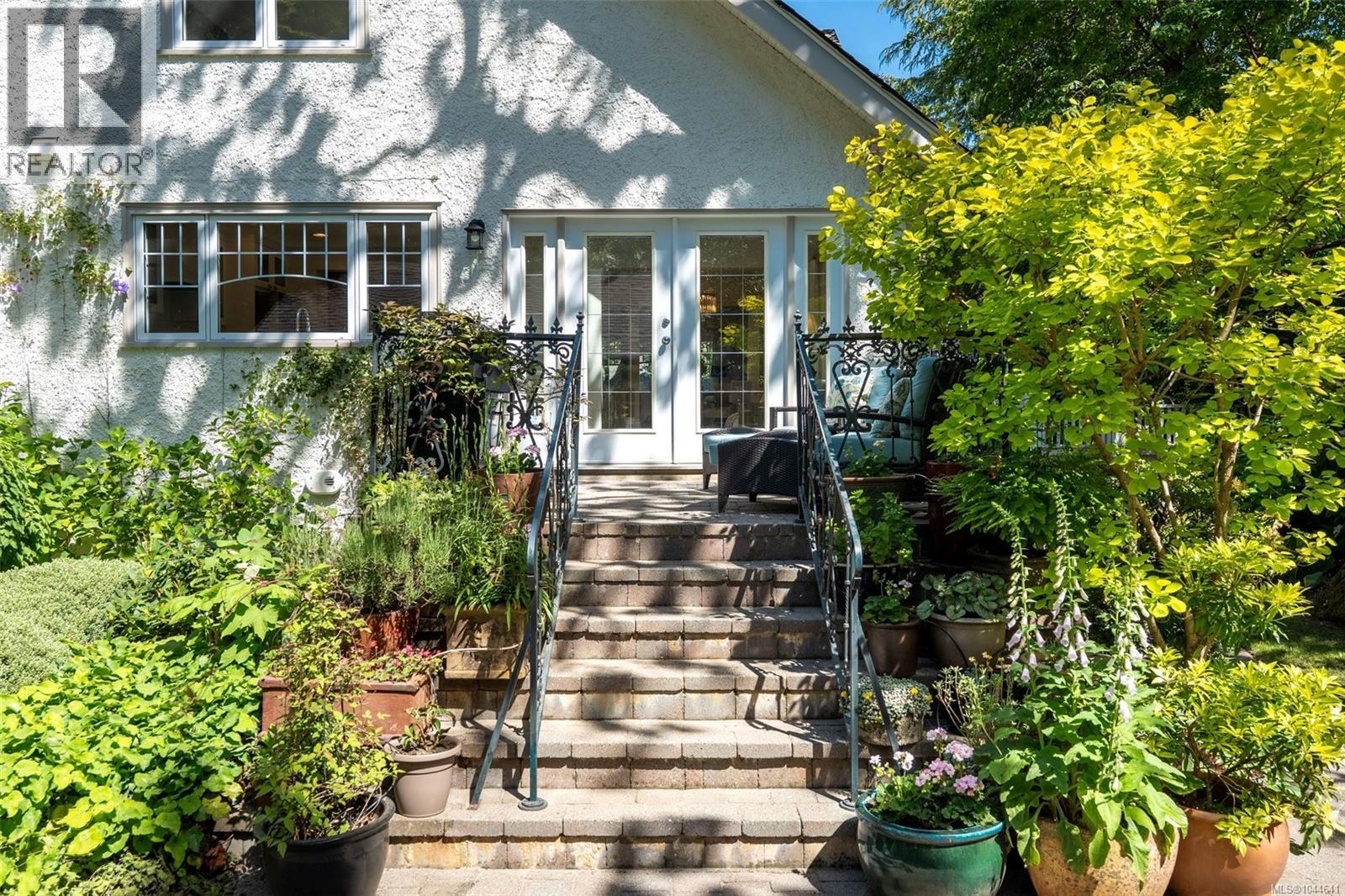 688 Falkland Rd, Oak Bay, British Columbia  V8S 4L5 - Photo 13 - 1044641
