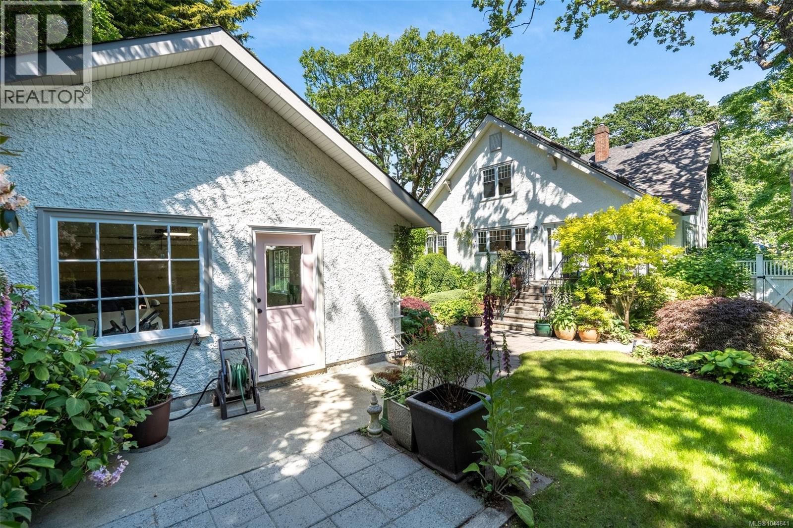 688 Falkland Rd, Oak Bay, British Columbia  V8S 4L5 - Photo 40 - 1044641