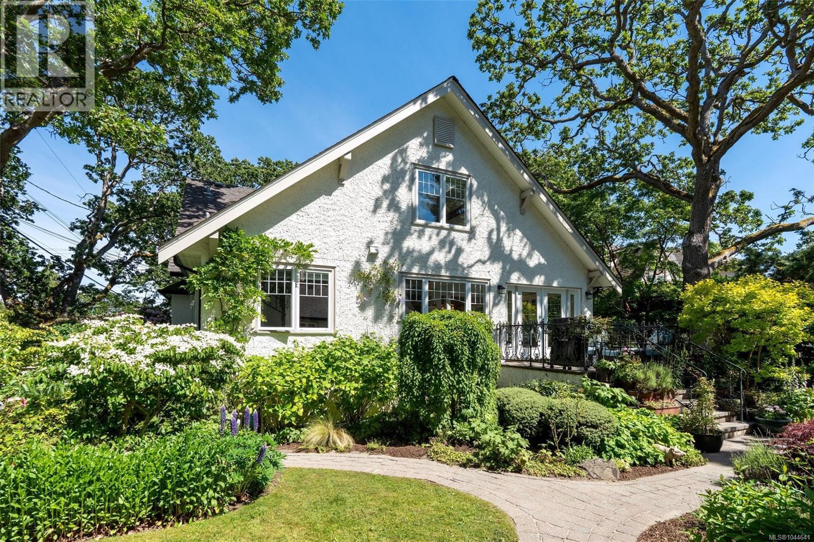 688 Falkland Rd, Oak Bay, British Columbia  V8S 4L5 - Photo 43 - 1044641