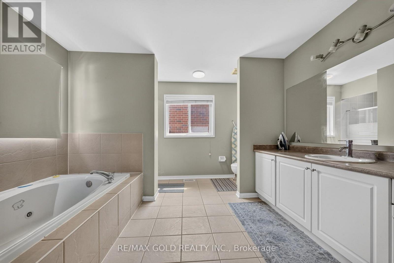 4 Sunnyview Road, Brampton, Ontario  L7A 3E3 - Photo 23 - W13638206