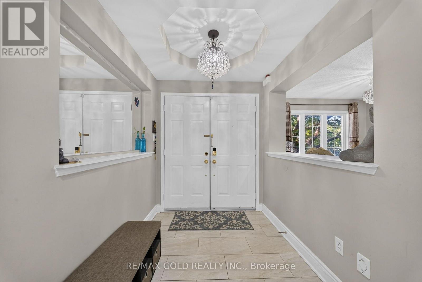 4 Sunnyview Road, Brampton, Ontario  L7A 3E3 - Photo 6 - W13638206