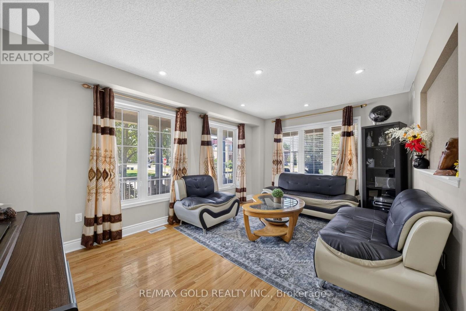4 Sunnyview Road, Brampton, Ontario  L7A 3E3 - Photo 7 - W13638206