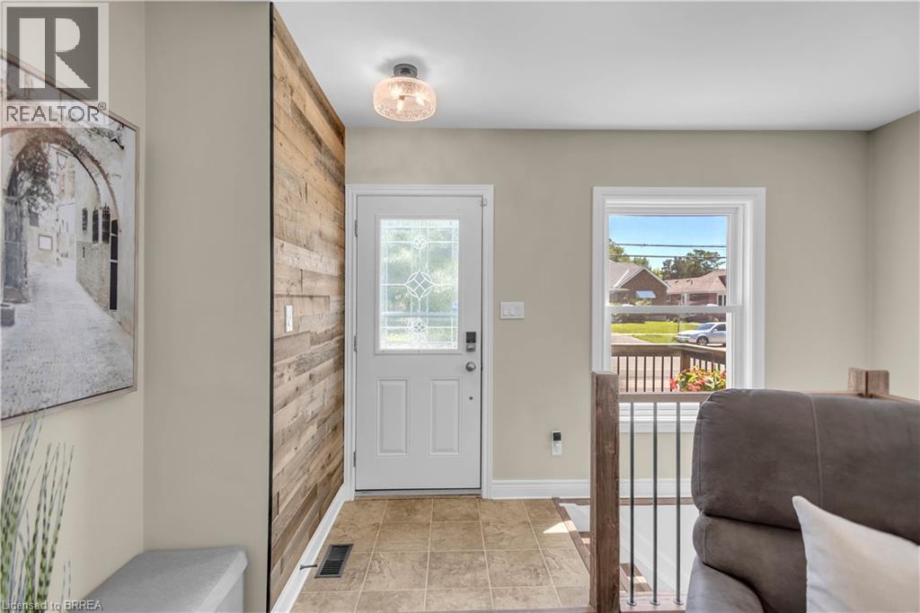 158 Grand Street, Brantford, Ontario  N3R 4B9 - Photo 4 - 40851486