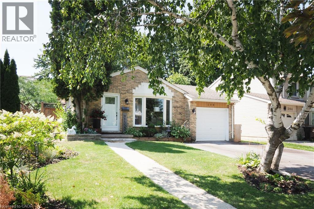 390 DRIFTWOOD Drive, Kitchener, Ontario