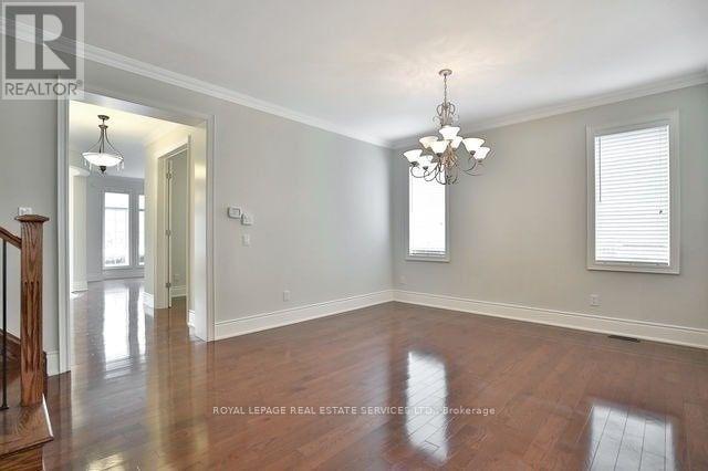 2271 Lyndhurst Drive, Oakville, Ontario  L6H 7V5 - Photo 6 - W13625840