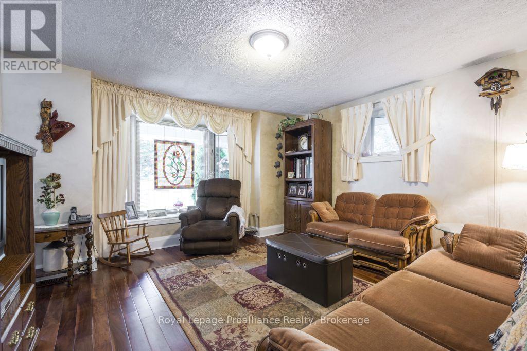 11438c Loyalist Parkway N, Prince Edward County, Ontario  K0K 2T0 - Photo 21 - X13638404