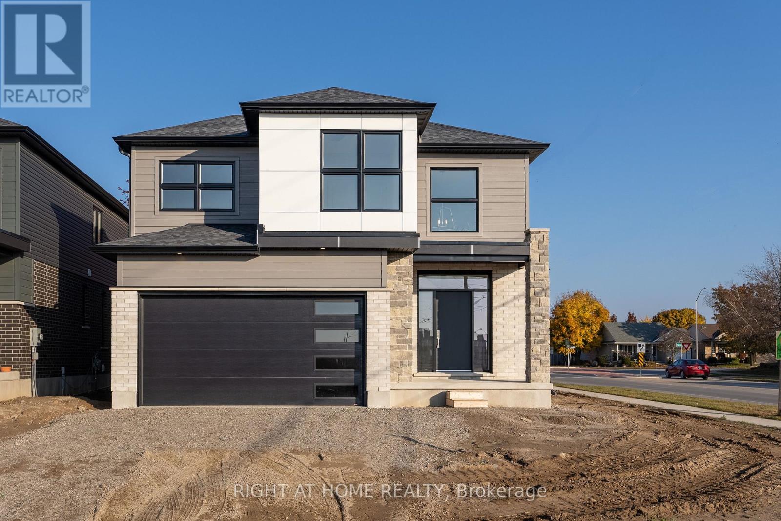 2 WELCH COURT, St. Thomas, Ontario