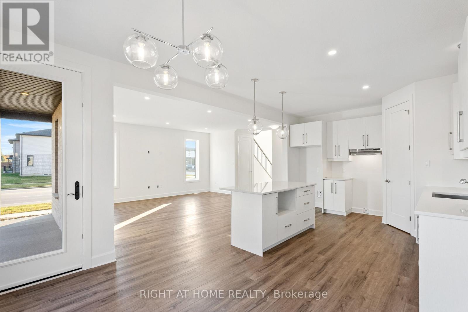 2 Welch Court, St. Thomas, Ontario  N5R 0M1 - Photo 4 - X13638362