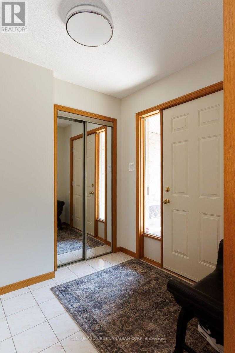255 Deveron Crescent, London South, Ontario  N5Z 4N2 - Photo 9 - X13638370