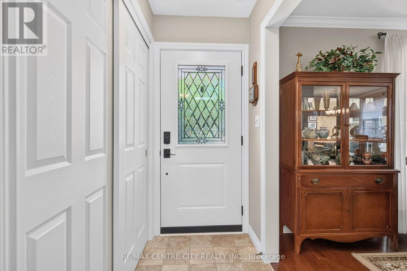 37 Luton Crescent, St. Thomas, Ontario  N5R 5J9 - Photo 8 - X13638376