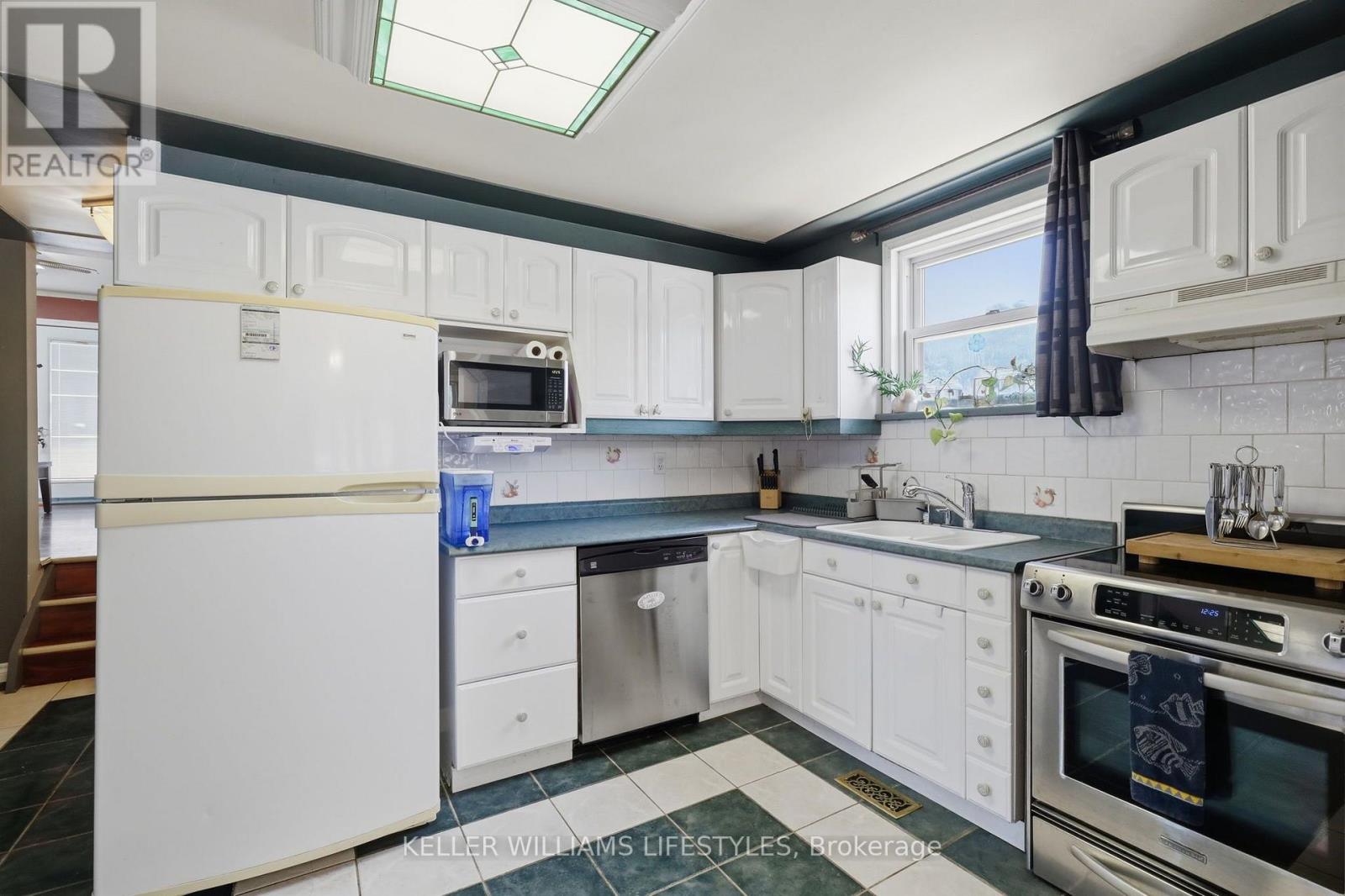118 Emery Street W, London South, Ontario  N6J 1S1 - Photo 6 - X13638408