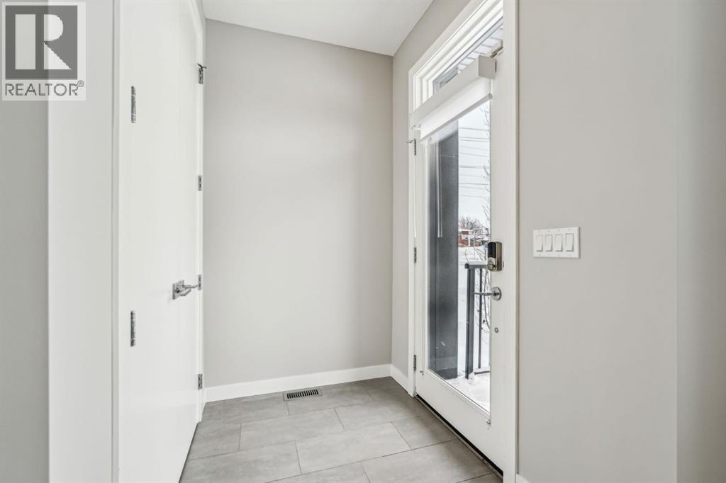 5105 6 Street SW, Calgary, Alberta  T2V 1J6 - Photo 3 - A2332738