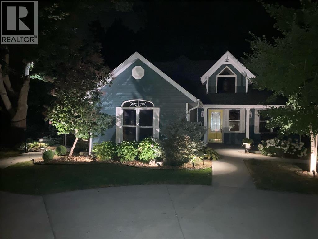 7372 IVY LANE Plympton-Wyoming Ontario Canada N0N1J6 4