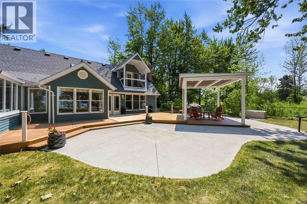 7372 IVY LANE Plympton-Wyoming Ontario Canada N0N1J6 5