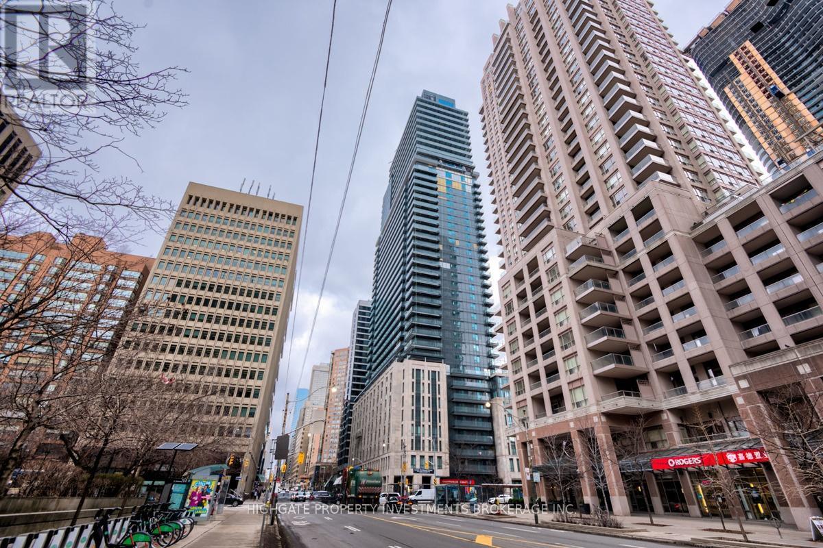 2711 - 955 BAY STREET, Toronto, Ontario